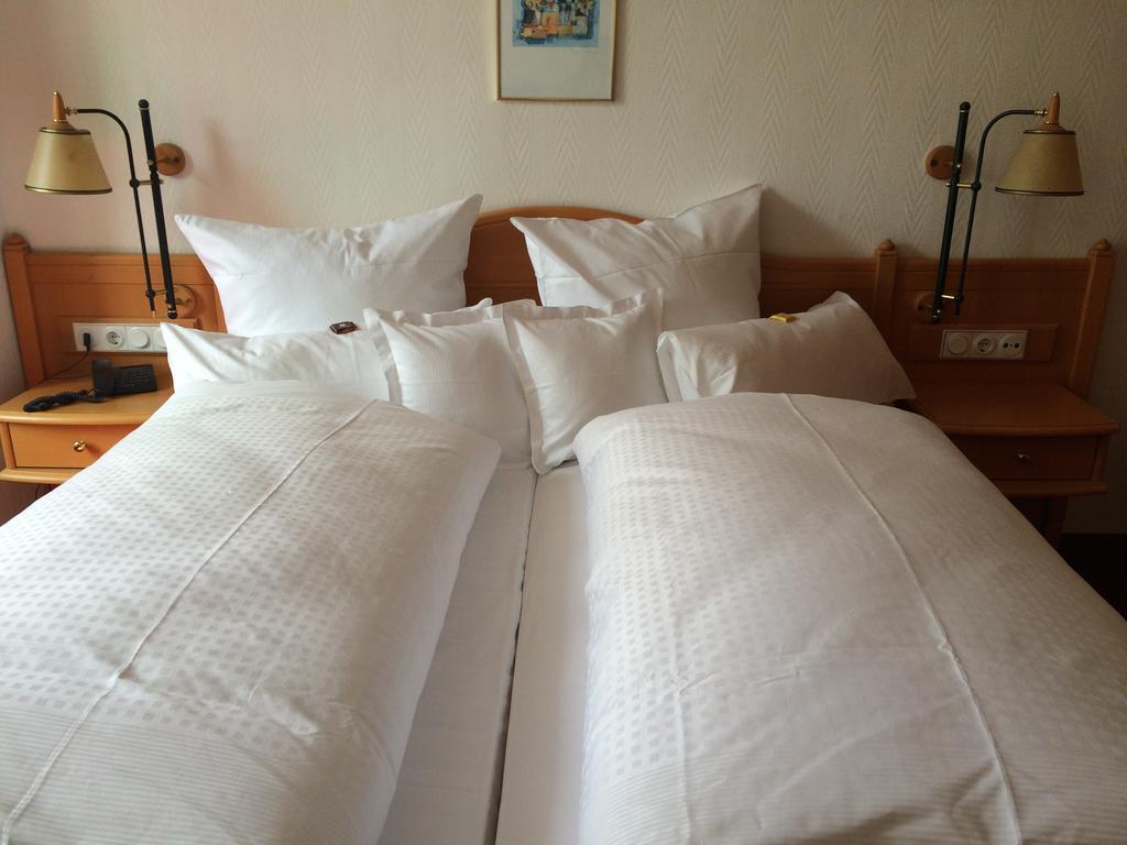 Landhotel Menke Brilon Buitenkant foto