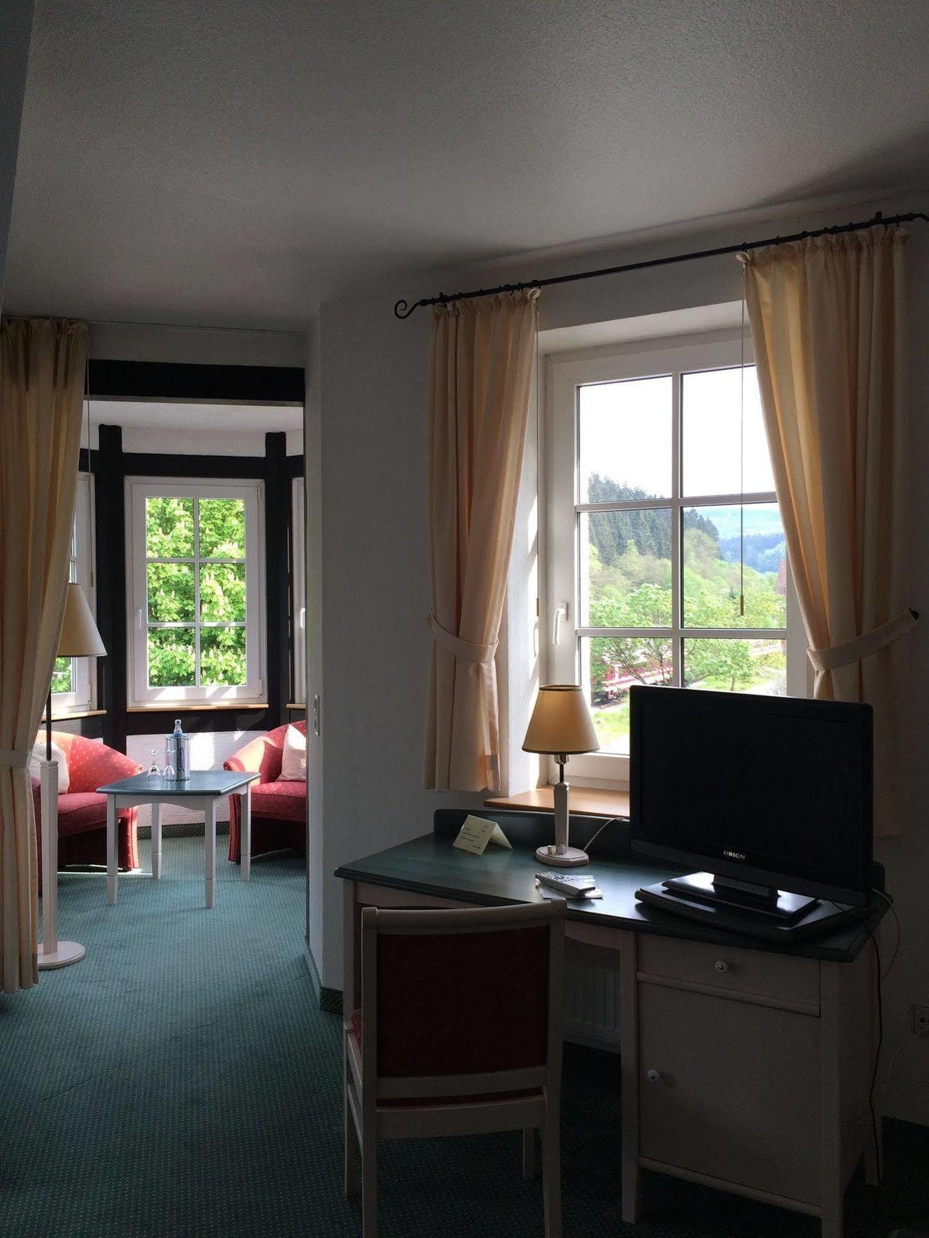 Landhotel Menke Brilon Buitenkant foto
